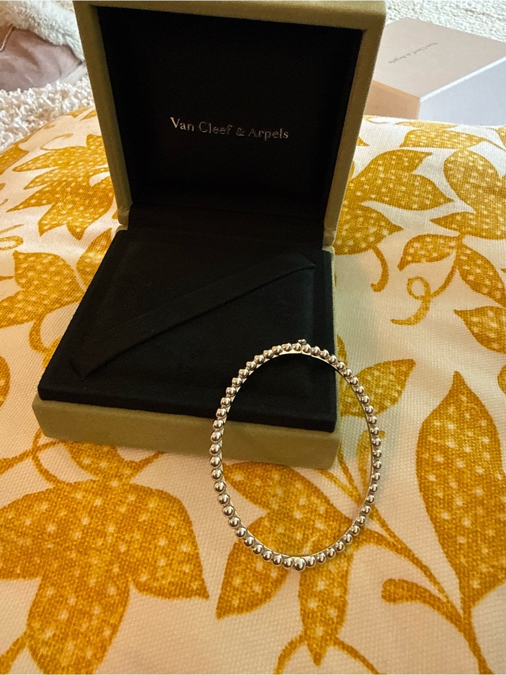 Van Cleef & Arpels - Perlee Bracelet - Size 16 - White Gold